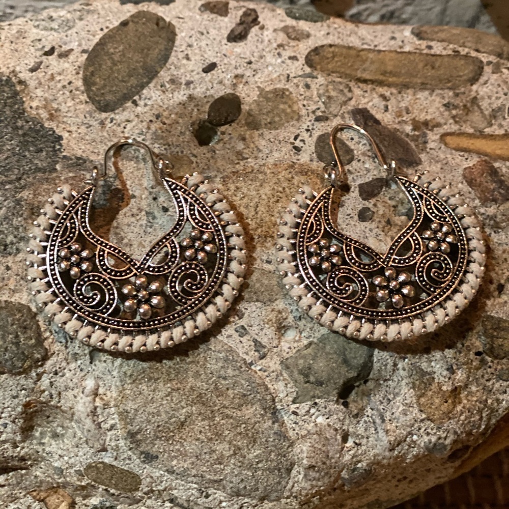 Boho Silver Hoop Style Earrings🌺
